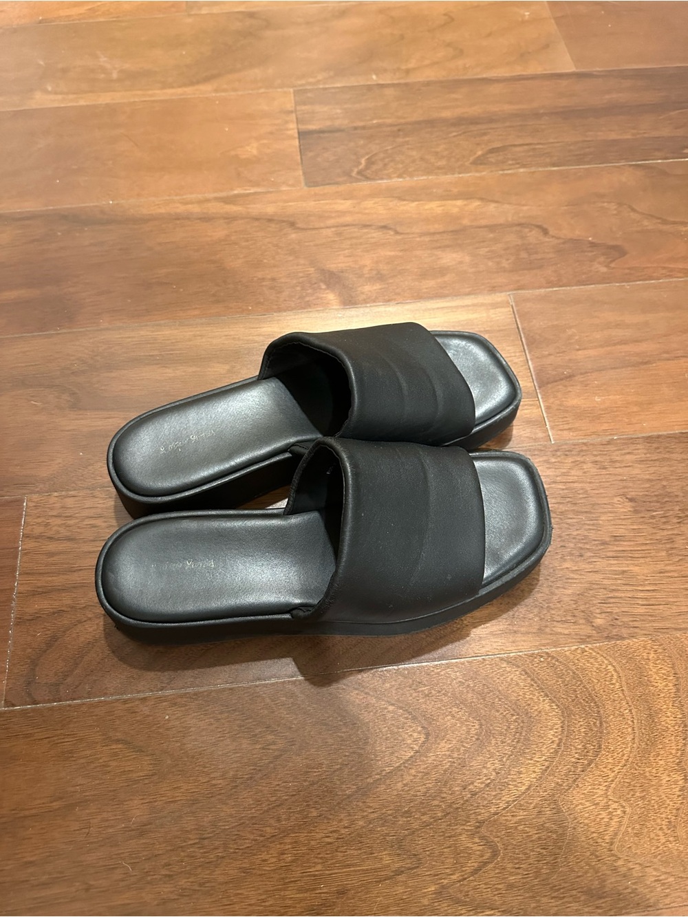 Women's Black Slide Mules with Cushioned Footbed - Picture 3 of 6
